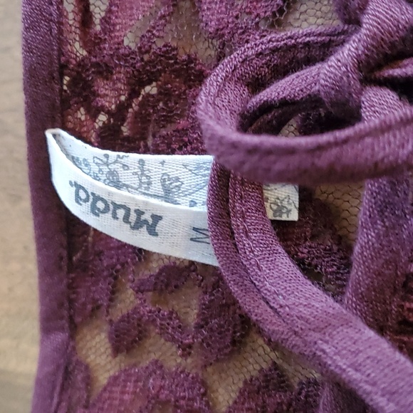 Beautiful burgundy flowy Mudd top - Picture 8 of 10